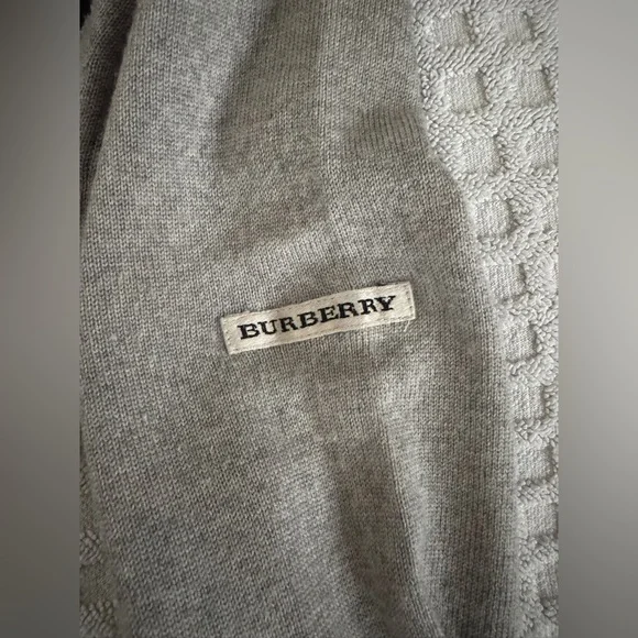 Burberry Golf Long Sleeve V-Neck Argyle Sweater Grey Red Black Merino Wool Small - Picture 4 of 16